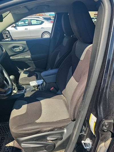 2016 Jeep Cherokee Sport
