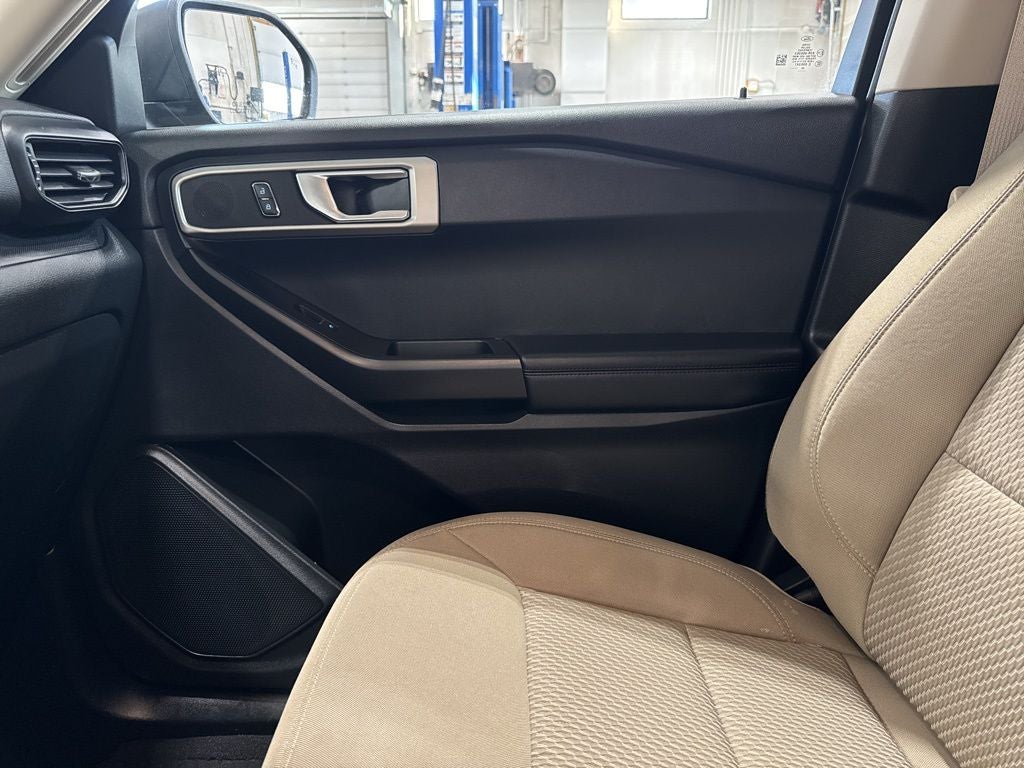 2020 Ford Explorer Base