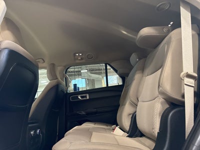 2020 Ford Explorer Base