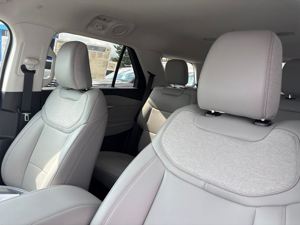 2026 Ford Explorer Active w/100A Pkg