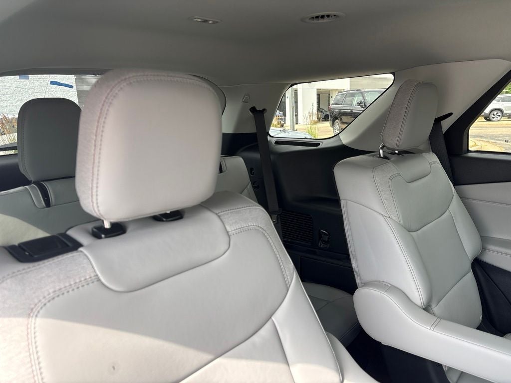 2026 Ford Explorer Active w/100A Pkg