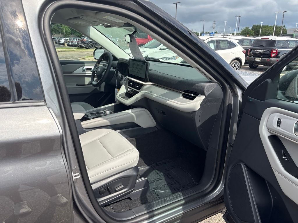2026 Ford Explorer Active w/100A Pkg