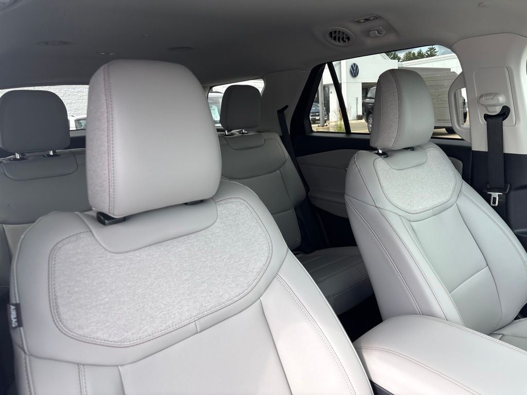 2026 Ford Explorer Active w/100A Pkg