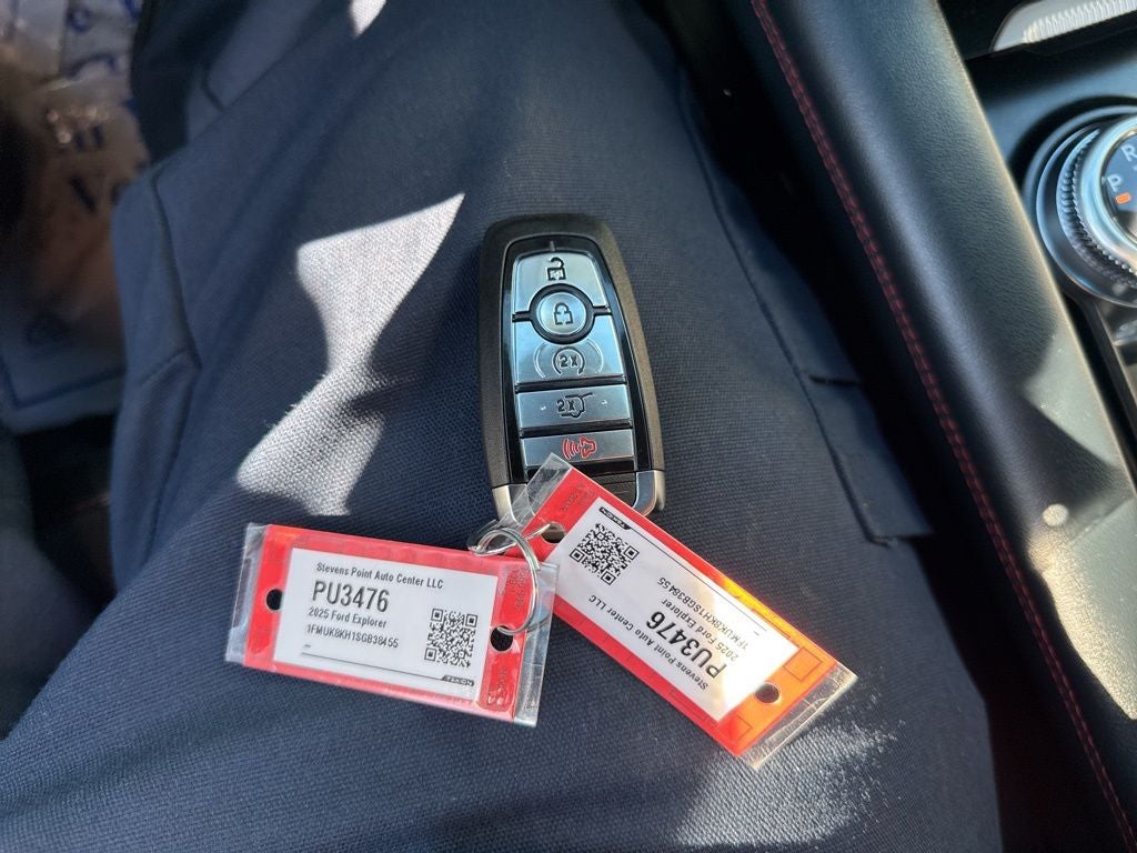 2025 Ford Explorer ST-Line