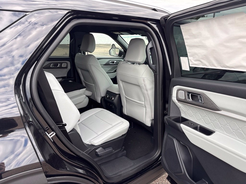 2027 Ford Explorer Platinum™