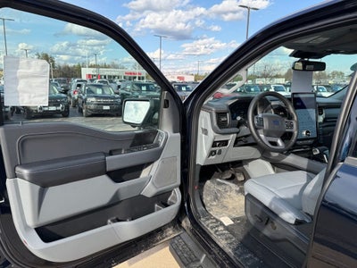 2025 Ford F-150 Lightning Flash