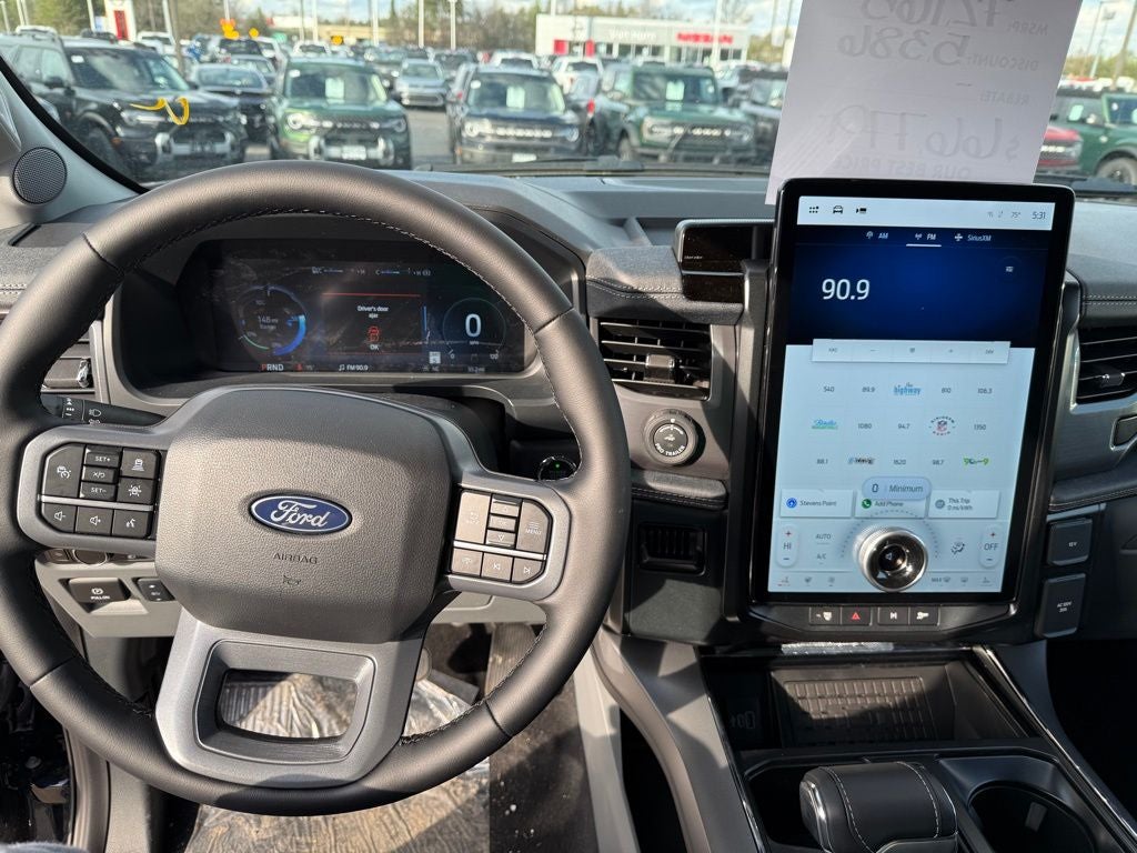 2025 Ford F-150 Lightning Flash