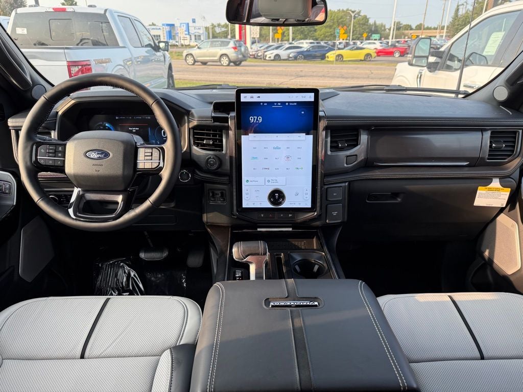 2025 Ford F-150 Lightning Platinum