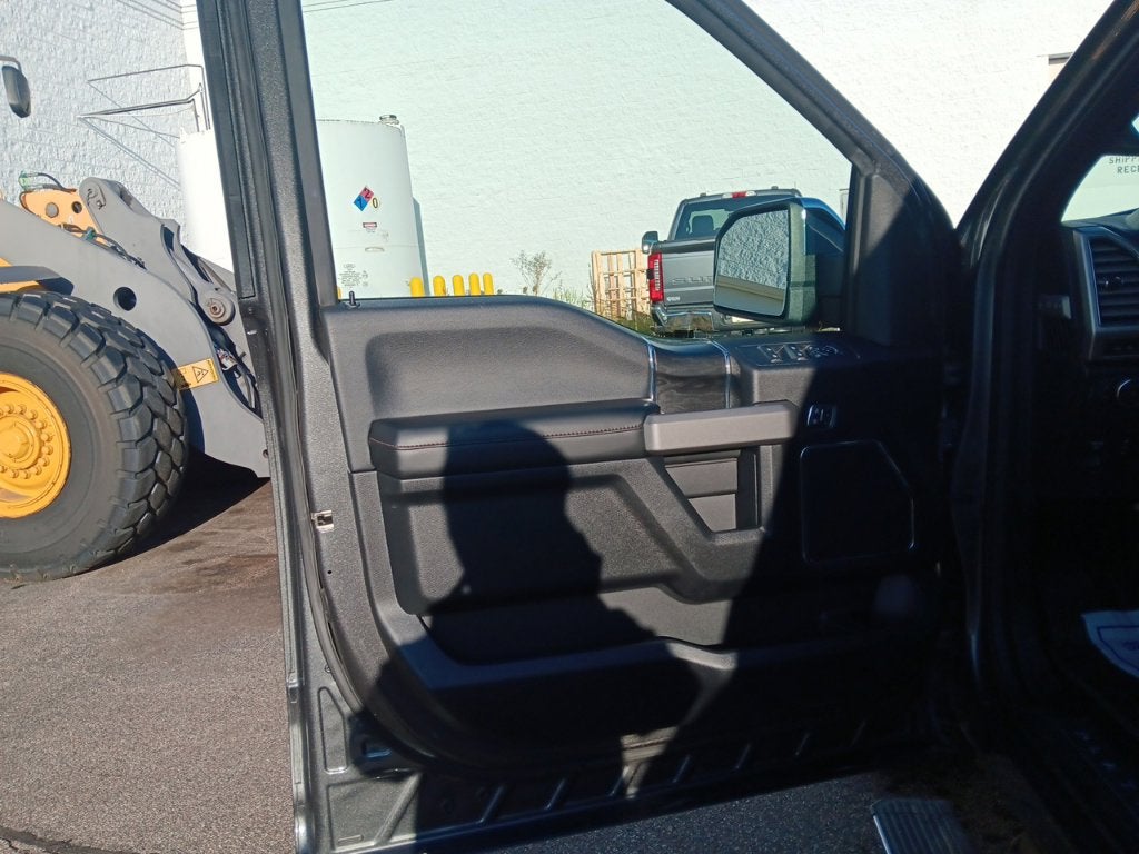 2018 Ford F-150 Platinum - Photo 14