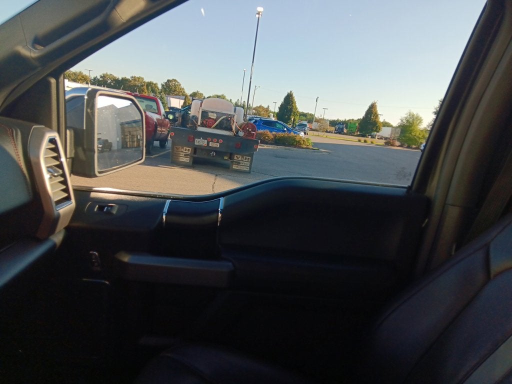 2018 Ford F-150 Platinum - Photo 26