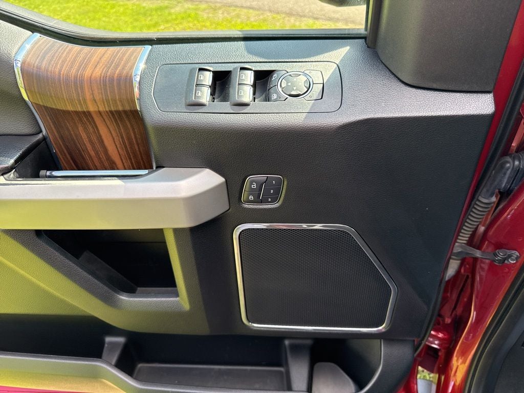 2017 Ford F-150 Lariat - Photo 16