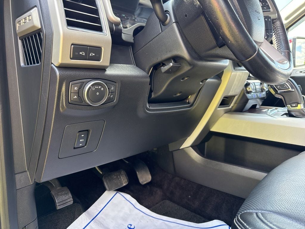 2017 Ford F-150 Lariat - Photo 17