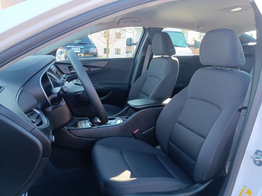 2022 Chevrolet Malibu LS 1FL
