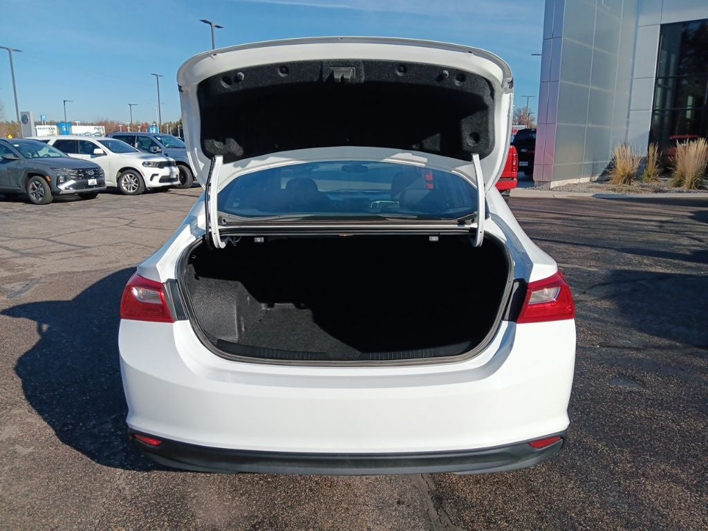 2022 Chevrolet Malibu LS 1FL