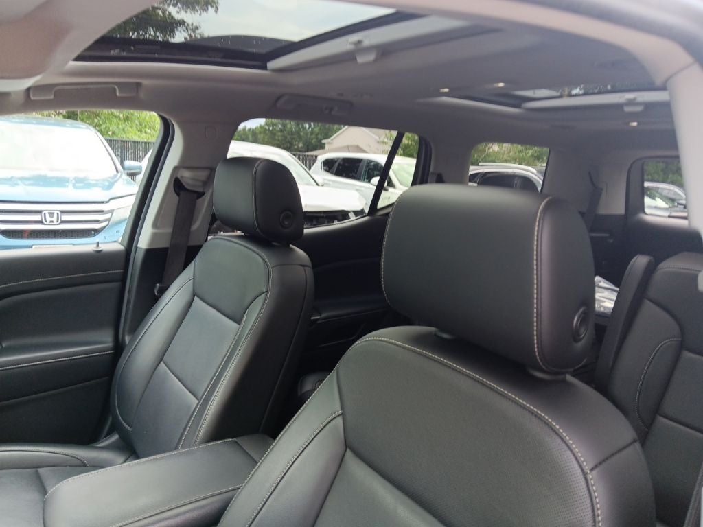 2021 GMC Acadia SLT