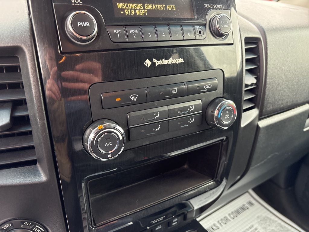 2014 Nissan Titan SV