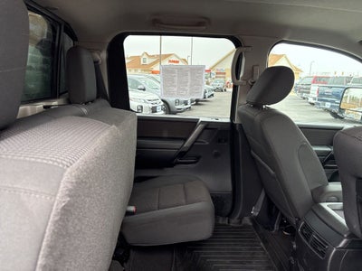 2014 Nissan Titan SV