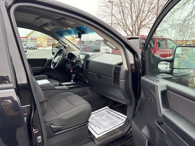 2014 Nissan Titan SV