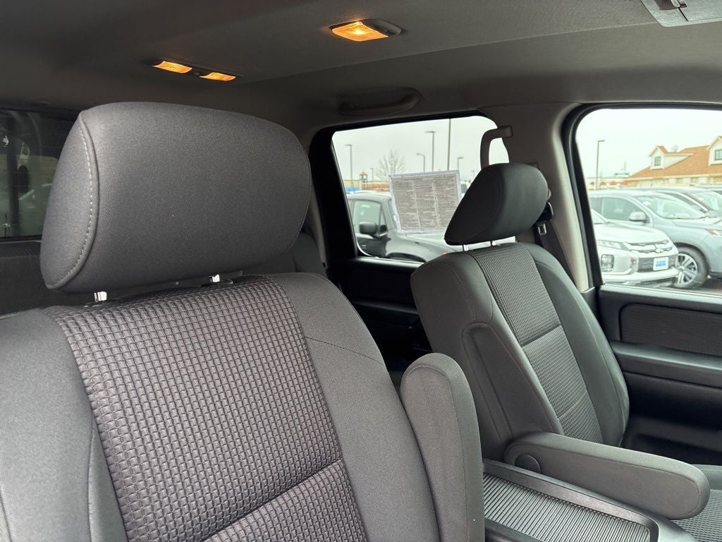 2014 Nissan Titan SV