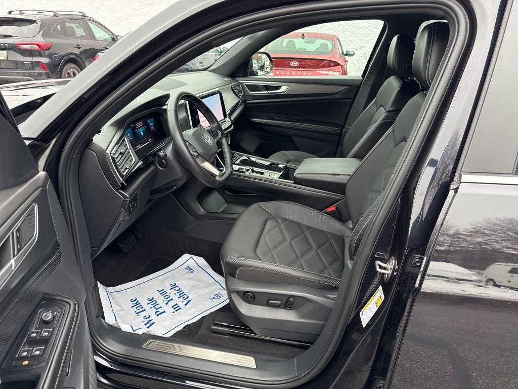 2024 Volkswagen Atlas Cross Sport 2.0T SE w/Technology