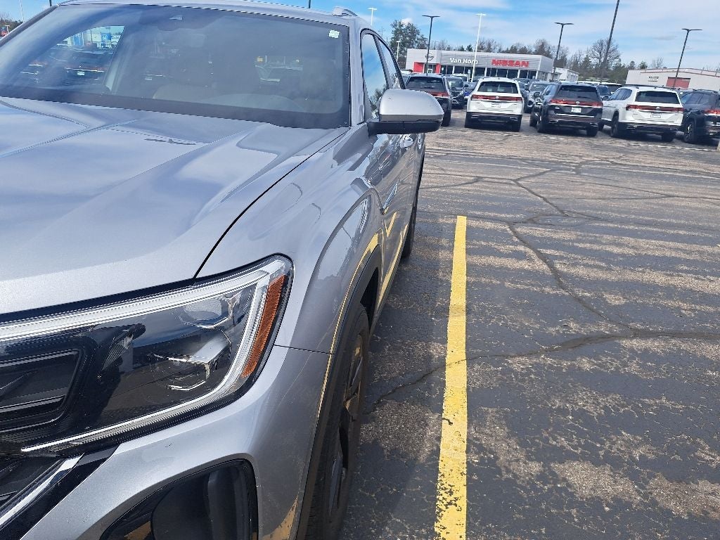 2024 Volkswagen Atlas Cross Sport 2.0T SE w/Technology