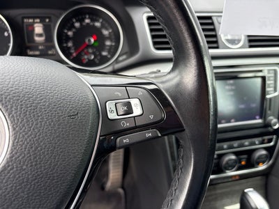 2017 Volkswagen Passat 1.8T SEL Premium
