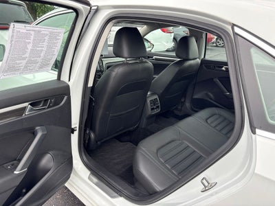 2017 Volkswagen Passat 1.8T SEL Premium