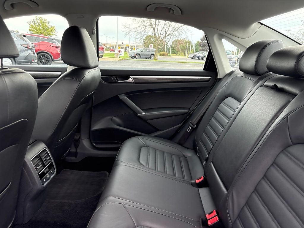 2017 Volkswagen Passat 1.8T SEL Premium