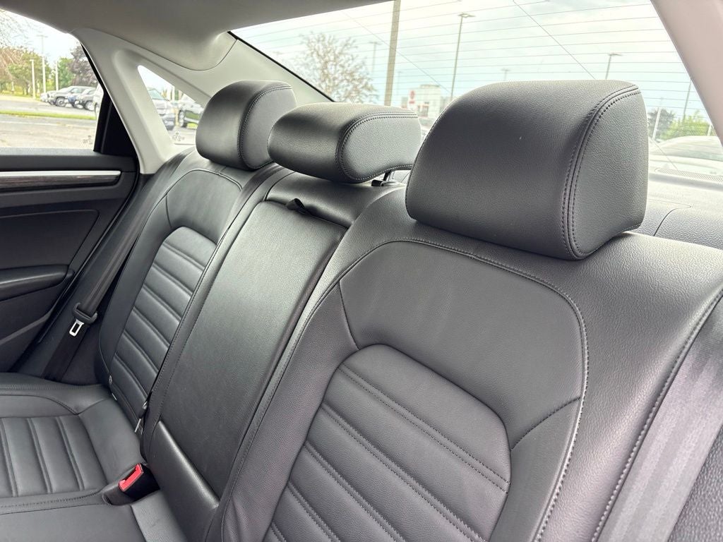 2017 Volkswagen Passat 1.8T SEL Premium