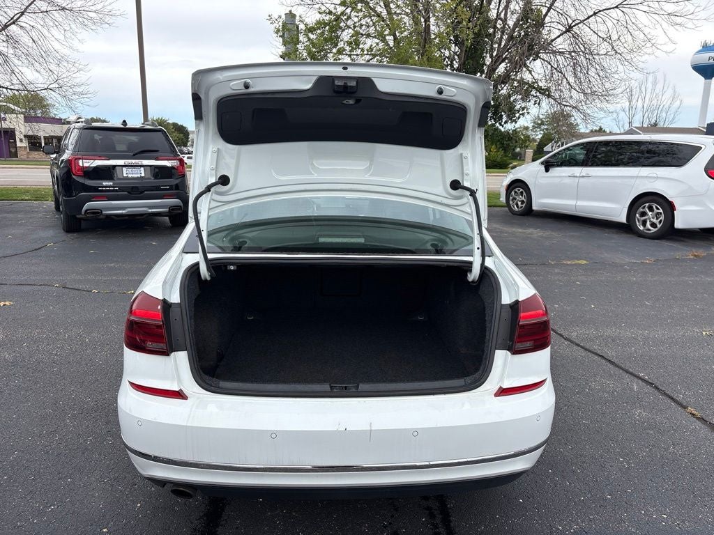 2017 Volkswagen Passat 1.8T SEL Premium