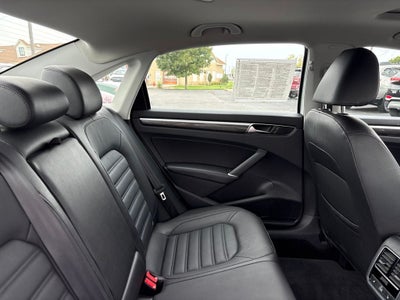 2017 Volkswagen Passat 1.8T SEL Premium