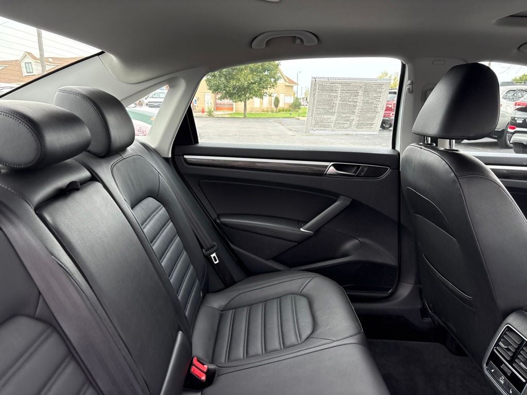 2017 Volkswagen Passat 1.8T SEL Premium