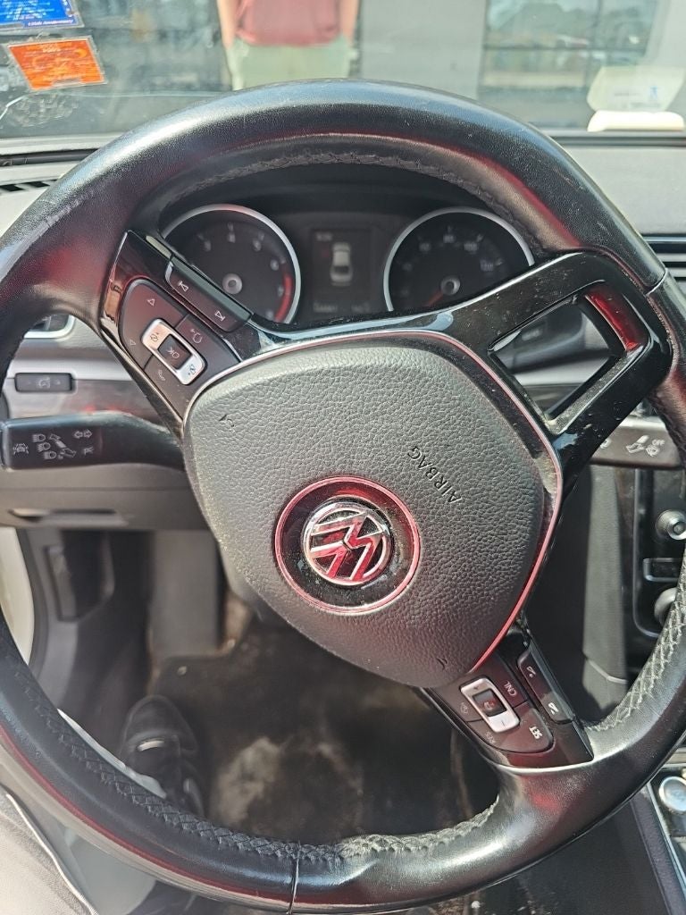 2017 Volkswagen Passat 1.8T SEL Premium