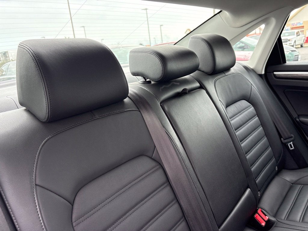 2017 Volkswagen Passat 1.8T SEL Premium