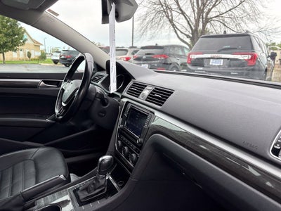 2017 Volkswagen Passat 1.8T SEL Premium