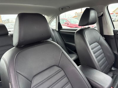 2017 Volkswagen Passat 1.8T SEL Premium