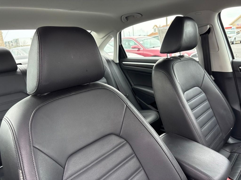 2017 Volkswagen Passat 1.8T SEL Premium
