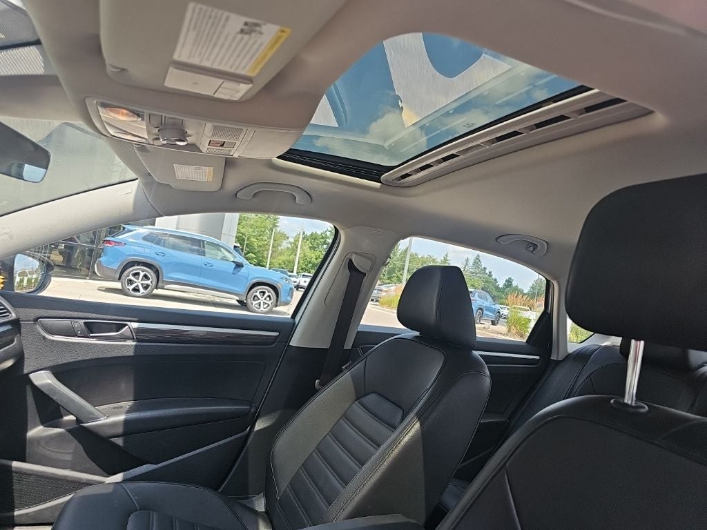 2017 Volkswagen Passat 1.8T SEL Premium