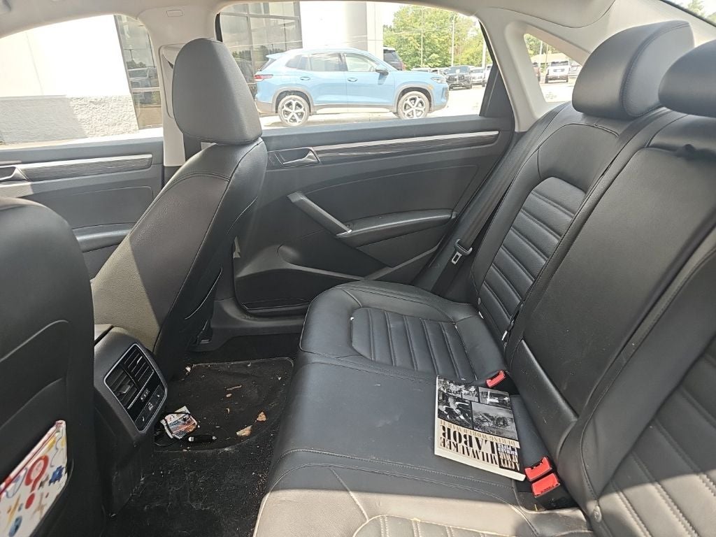 2017 Volkswagen Passat 1.8T SEL Premium