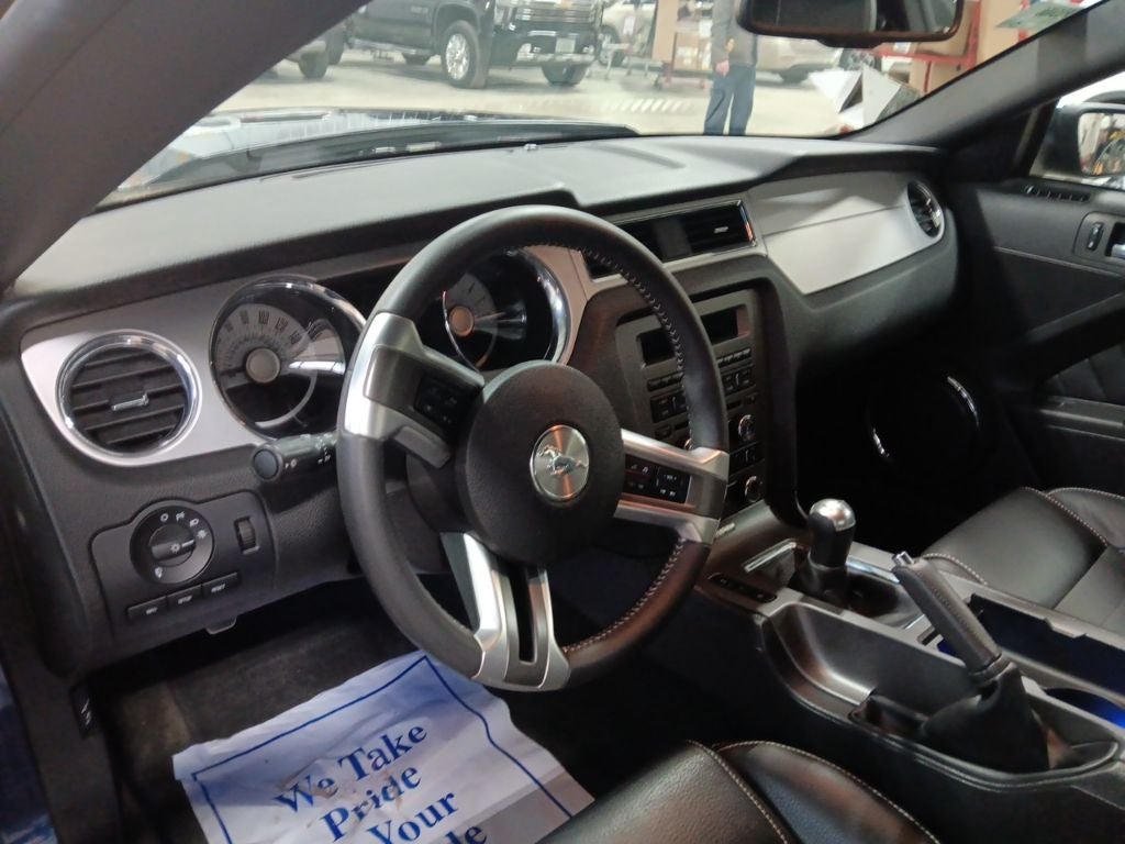 2012 Ford Mustang V6 Premium Manual