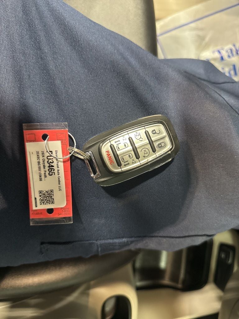 2024 Chrysler Pacifica Touring L