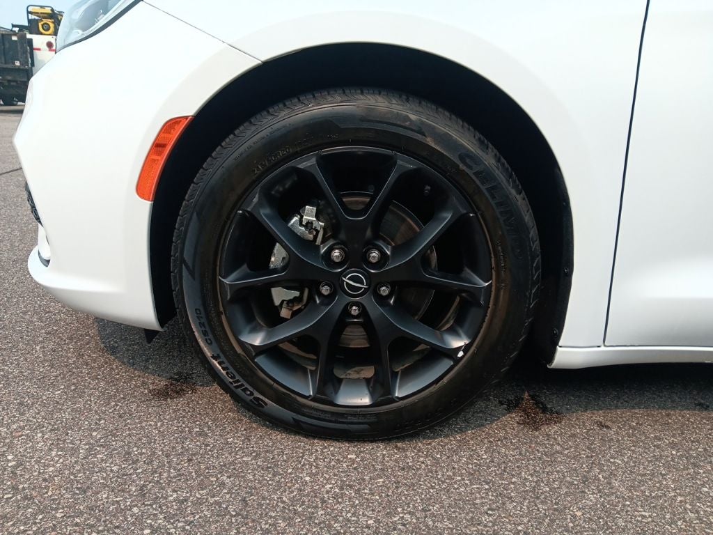 2025 Chrysler Pacifica Limited - Photo 12
