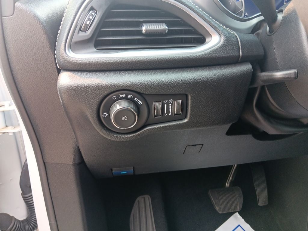 2025 Chrysler Pacifica Limited - Photo 15