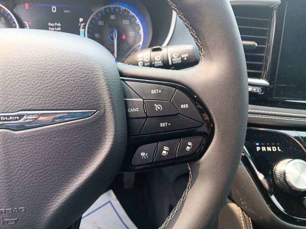 2025 Chrysler Pacifica Limited - Photo 18