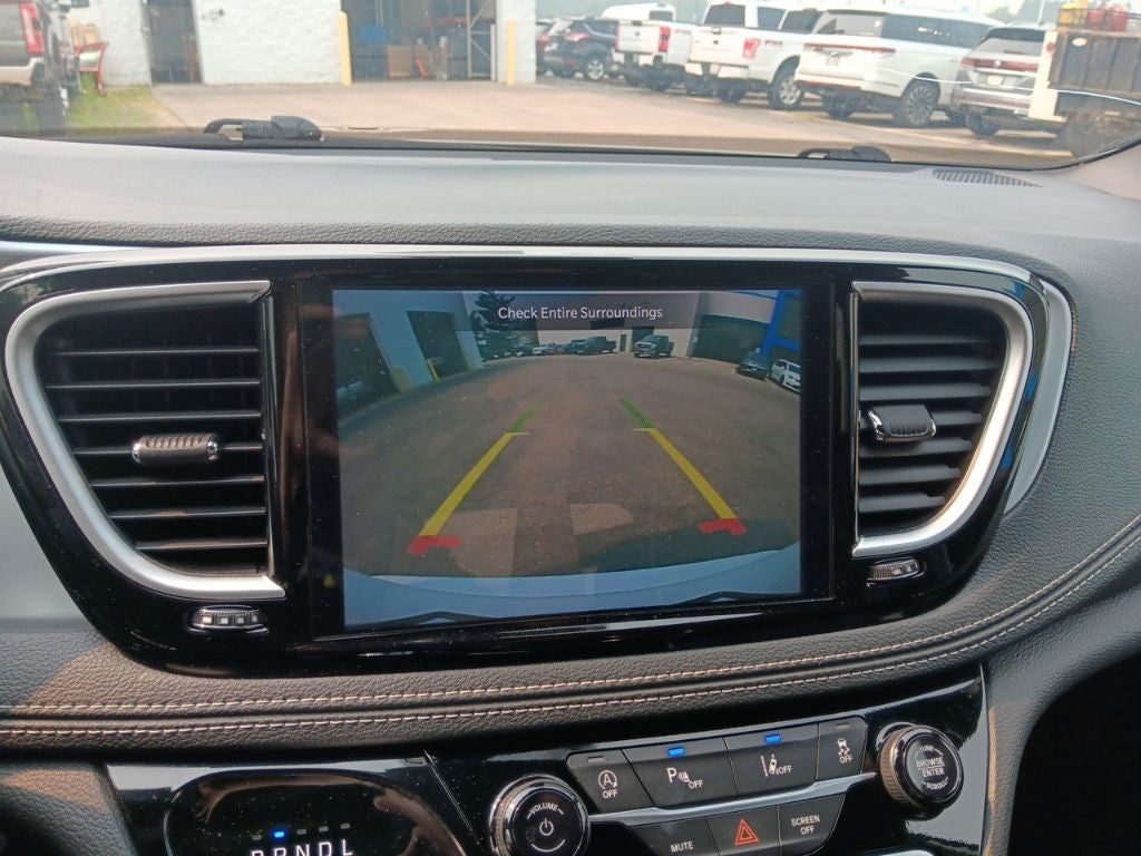 2025 Chrysler Pacifica Limited - Photo 22