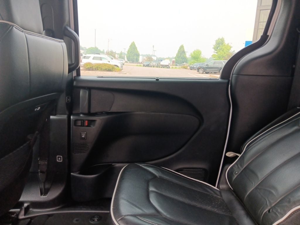 2025 Chrysler Pacifica Limited - Photo 30