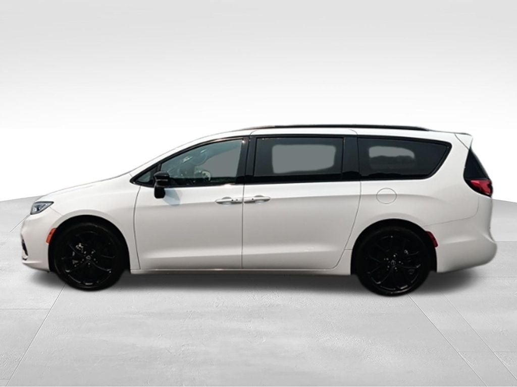 2025 Chrysler Pacifica Limited - Photo 4
