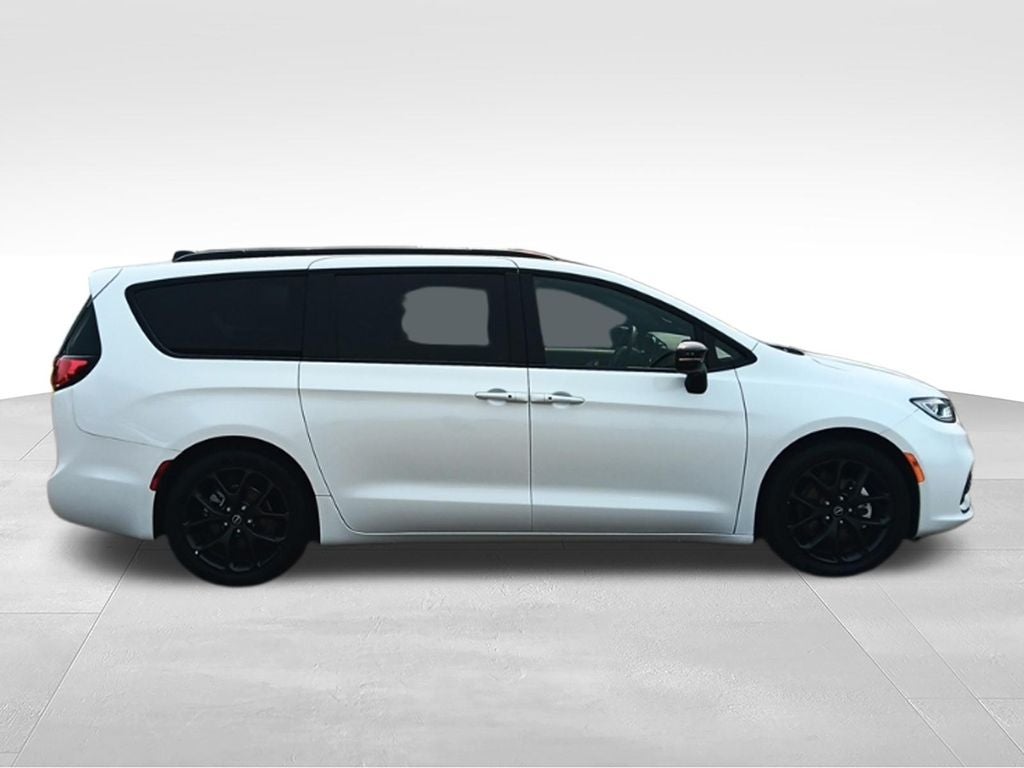 2025 Chrysler Pacifica Limited - Photo 8