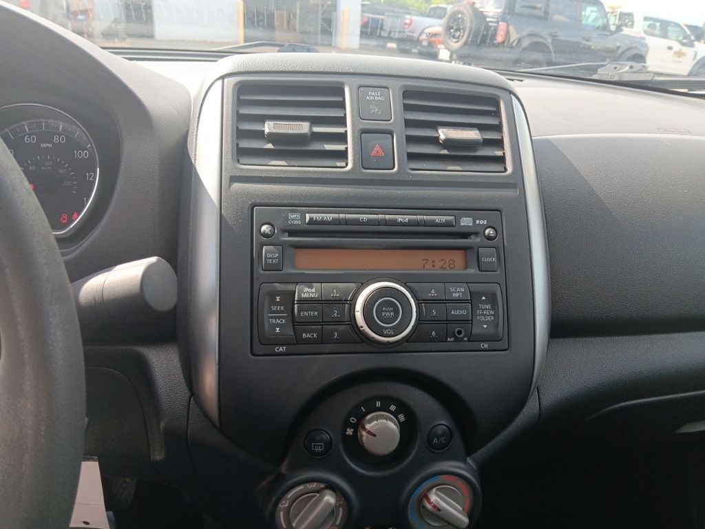 2012 Nissan Versa 1.6 SV