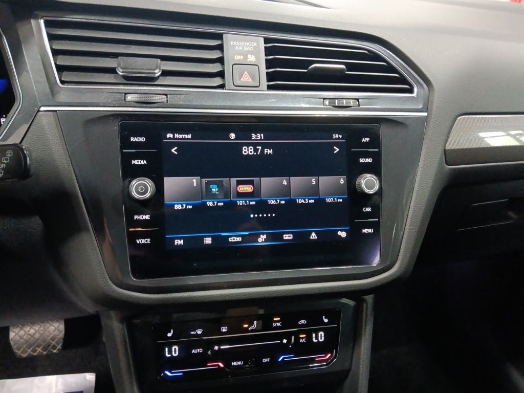 2022 Volkswagen Tiguan SE - Photo 21